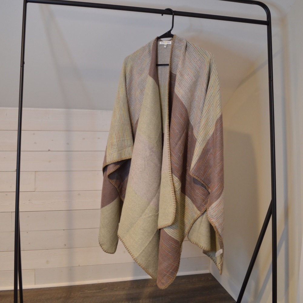 Poncho sweater